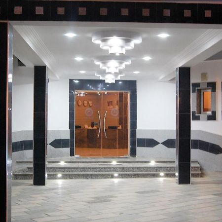 R & K Guest Palace Hotel Kano Buitenkant foto