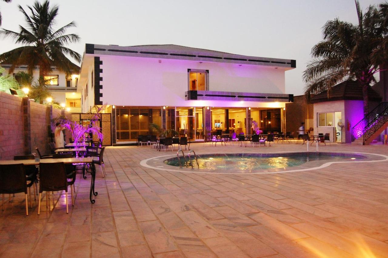 R & K Guest Palace Hotel Kano Buitenkant foto