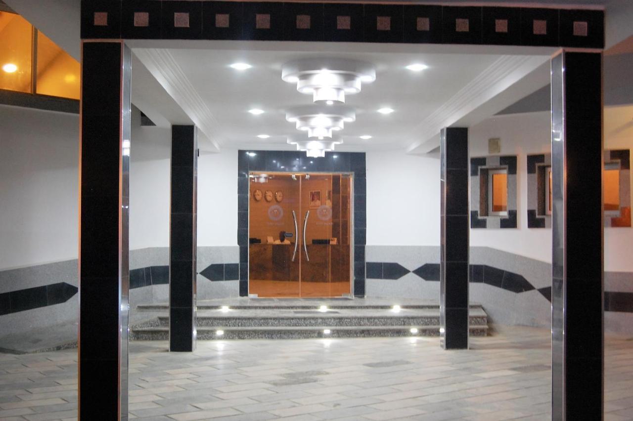 R & K Guest Palace Hotel Kano Buitenkant foto