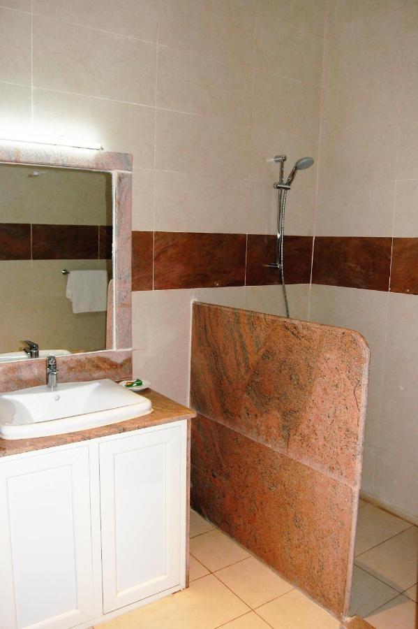 R & K Guest Palace Hotel Kano Buitenkant foto